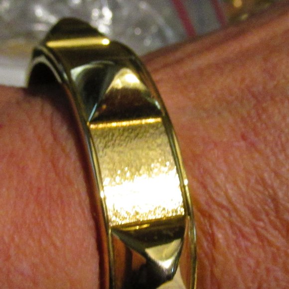 lot of 4 Rhinestone ornate Scroll Work Bangle Bracelets - Picture 7 of 10